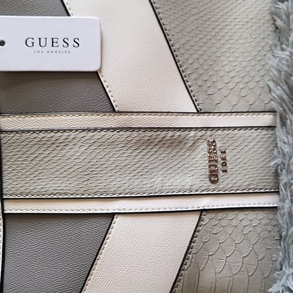 NEW Guess tote bag - Picture 2 of 11